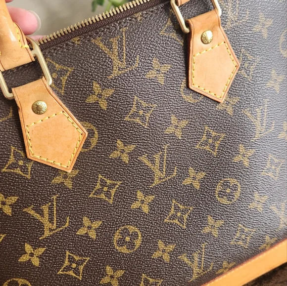 Louis Vuitton Alma Monogram - Picture 12 of 15